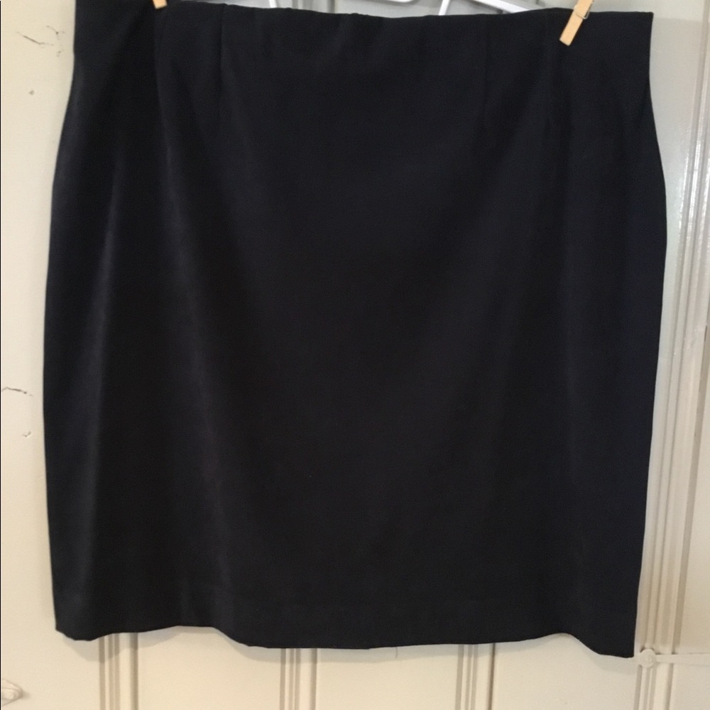 Women’s plus size suede like skirt